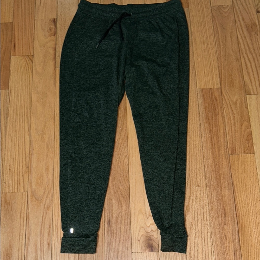 Black Sweatpants with Elastic Waistband and Tapered Leg
